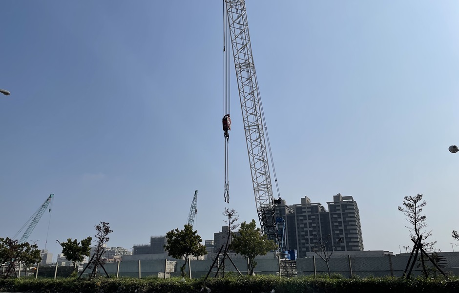 央行出重手！營建股嚇出一片慘綠 逾 20 檔跌停