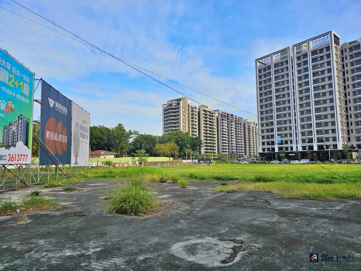 高雄楠梓區海科大周邊過去也曾是福地，隨著遷移後政府重新規畫，後再遇到台積電議題，讓土地價值重生。（圖／記者蘇茵慧）