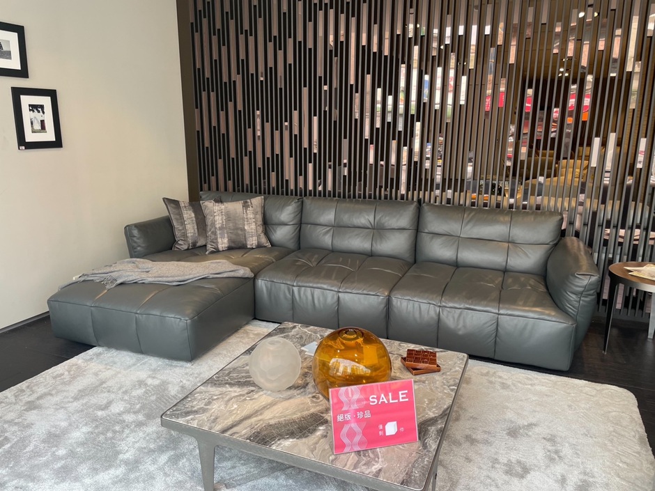 NATUZZI 新莊 Outlet 專區祭出狀態絕佳頂級家具，享親民價格、數量有限，輕鬆享受義大利頂級工藝。(圖為 Herman 沙發).jpg